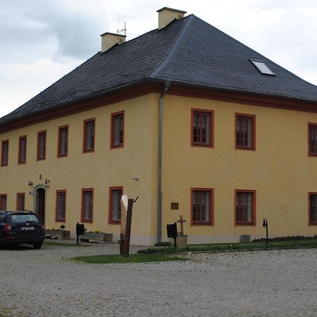 Penzion Na Fare Dubenec Extérieur photo